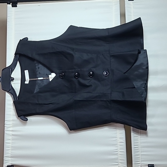 Belle pogue Tops - NWT Belle pogue vest